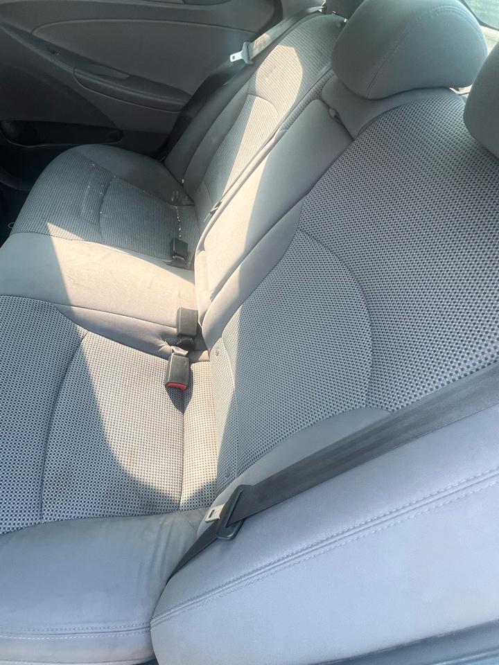 Hyundai Sonata 4dr Sdn 2.4L Auto GLS 2011