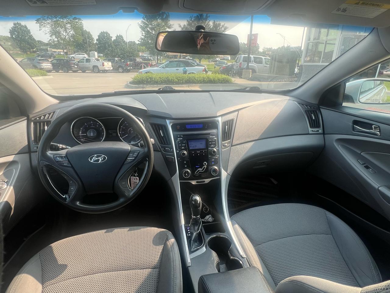 Hyundai Sonata 4dr Sdn 2.4L Auto GLS 2011