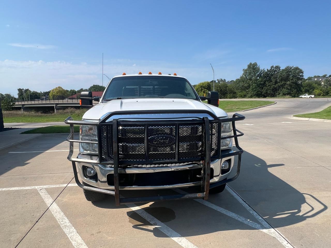 Ford Super Duty F-350 SRW 4WD Crew Cab 176" WB 60" CA Lariat 2015