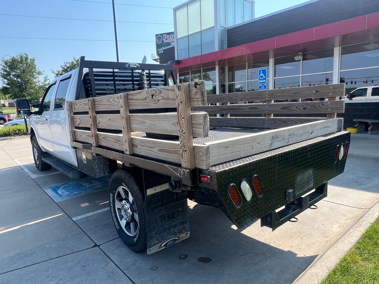 Ford Super Duty F-350 SRW 4WD Crew Cab 176" WB 60" CA Lariat 2015
