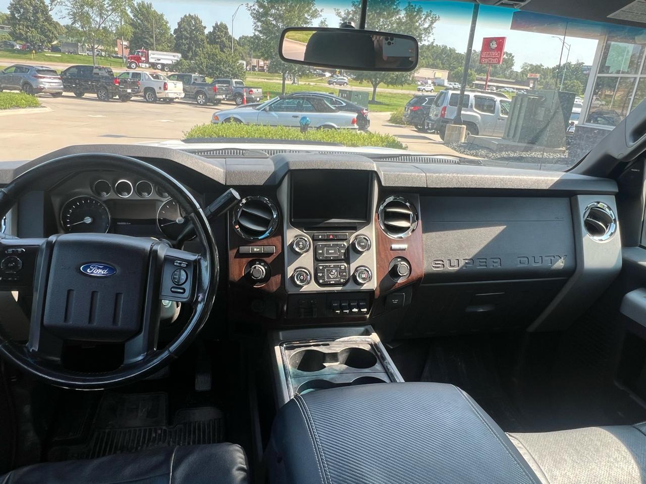 Ford Super Duty F-350 SRW 4WD Crew Cab 176" WB 60" CA Lariat 2015