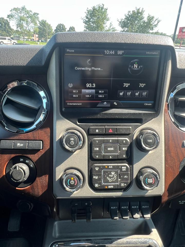 Ford Super Duty F-350 SRW 4WD Crew Cab 176" WB 60" CA Lariat 2015
