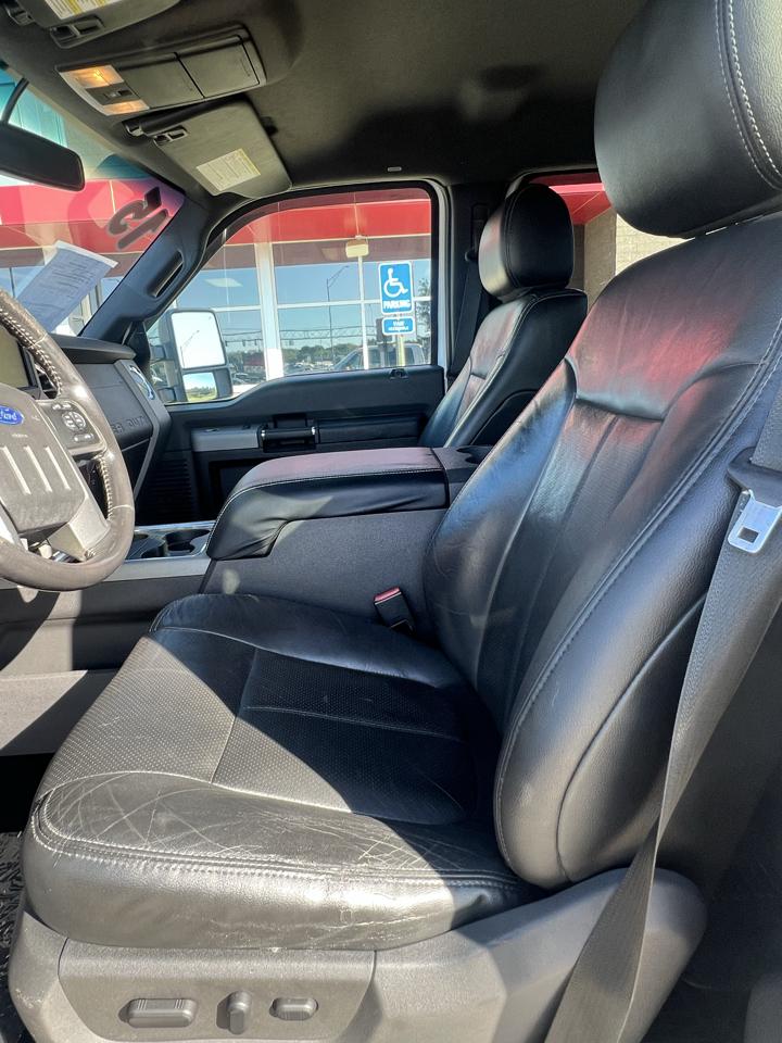 Ford Super Duty F-350 SRW 4WD Crew Cab 176" WB 60" CA Lariat 2015