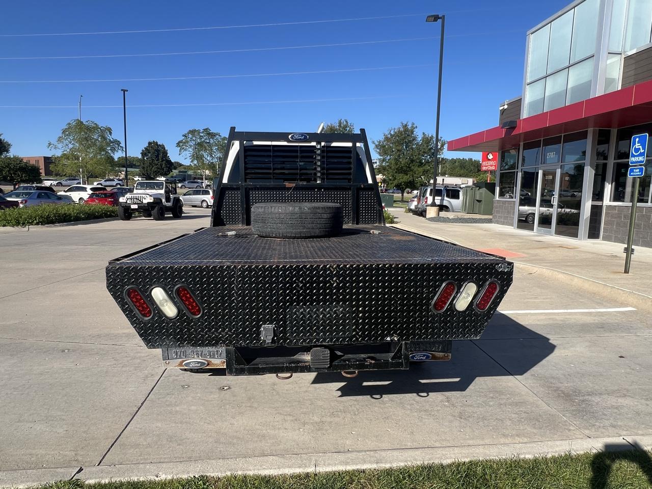 Ford Super Duty F-350 SRW 4WD Crew Cab 176" WB 60" CA Lariat 2015
