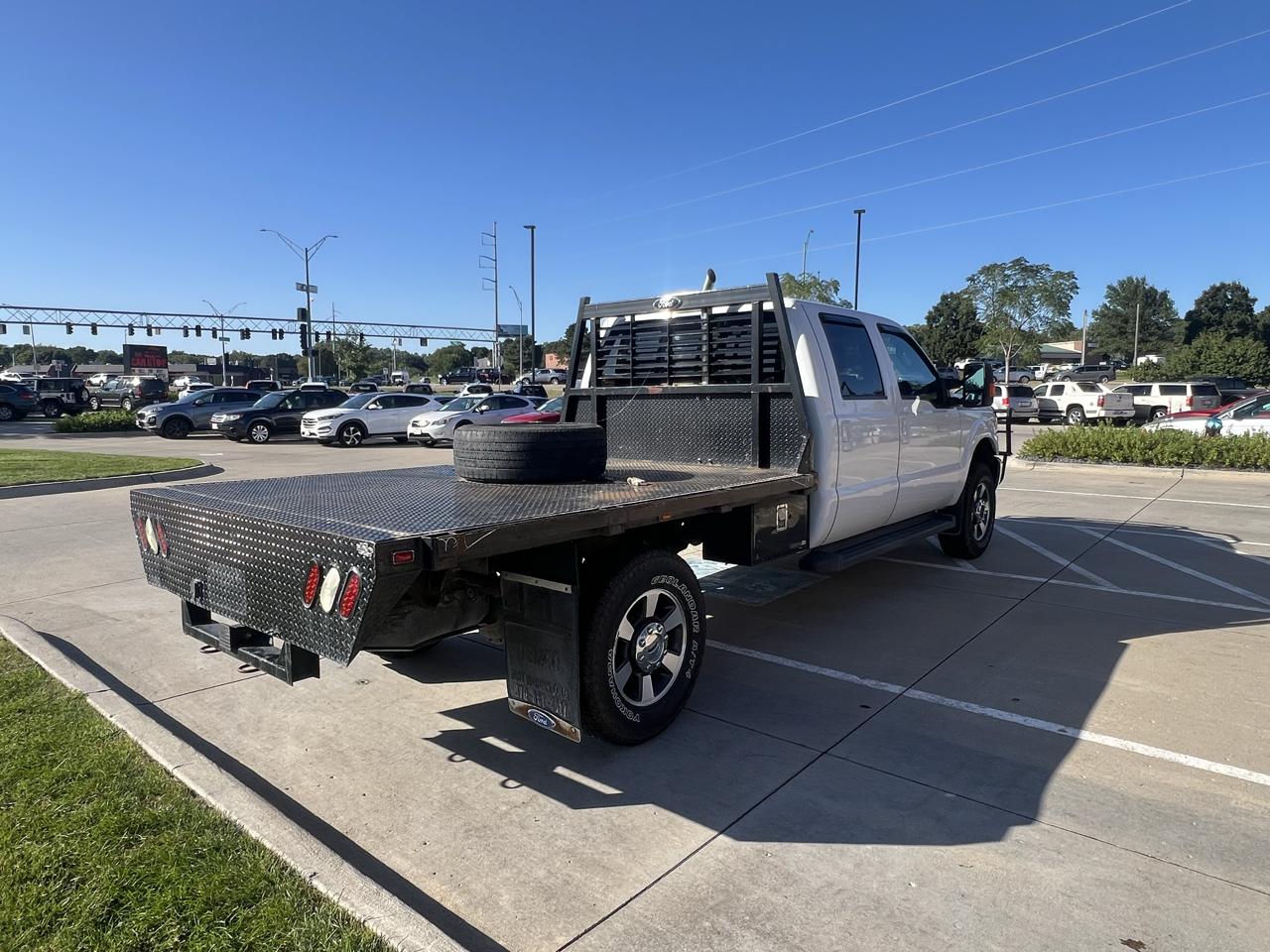 Ford Super Duty F-350 SRW 4WD Crew Cab 176" WB 60" CA Lariat 2015