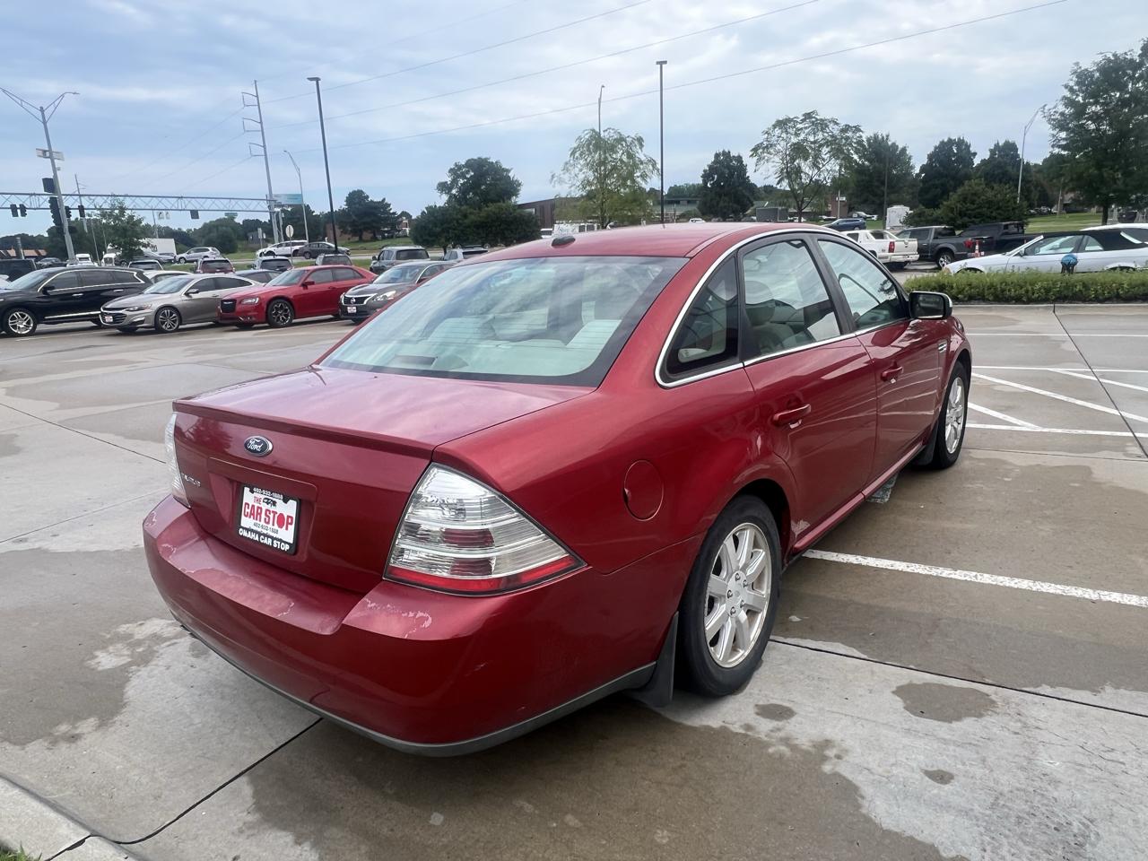 Ford Taurus 4dr Sdn SE FWD 2009