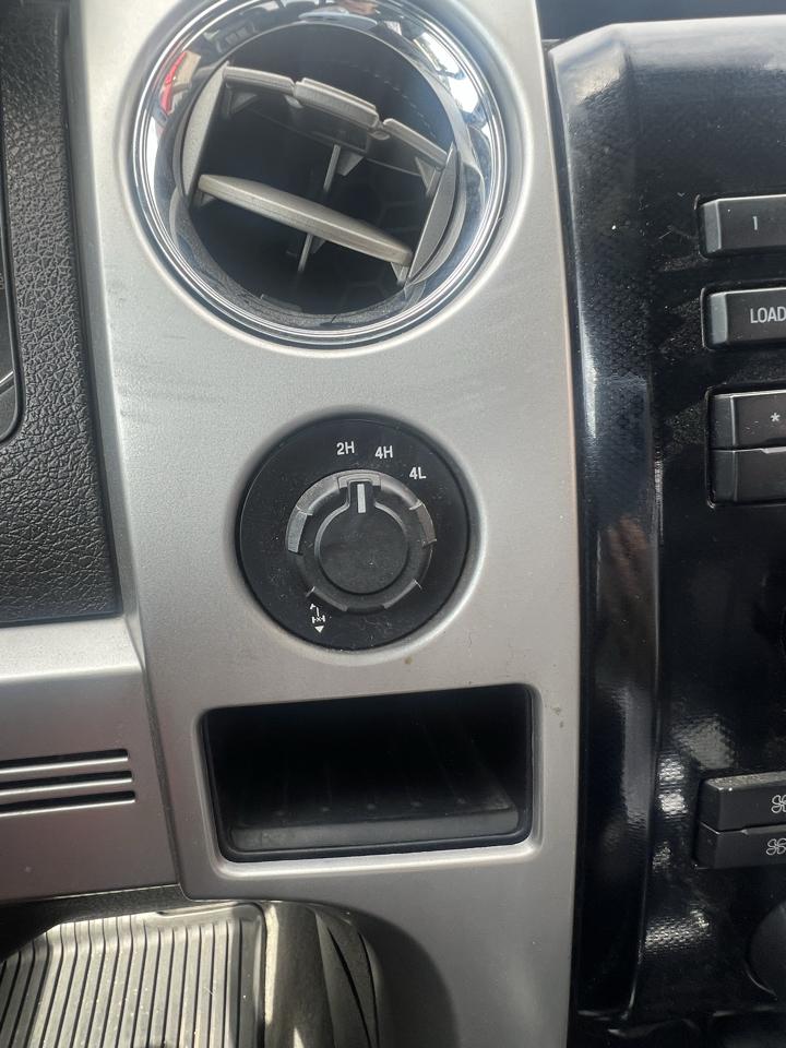 Ford F-150 4WD SuperCab 145" Lariat 2011