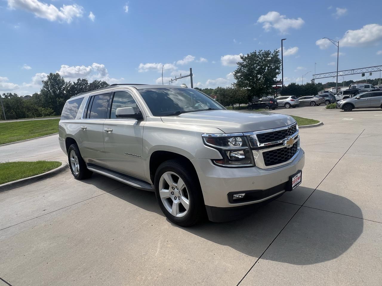 Chevrolet Suburban 4WD 4dr LT 2015