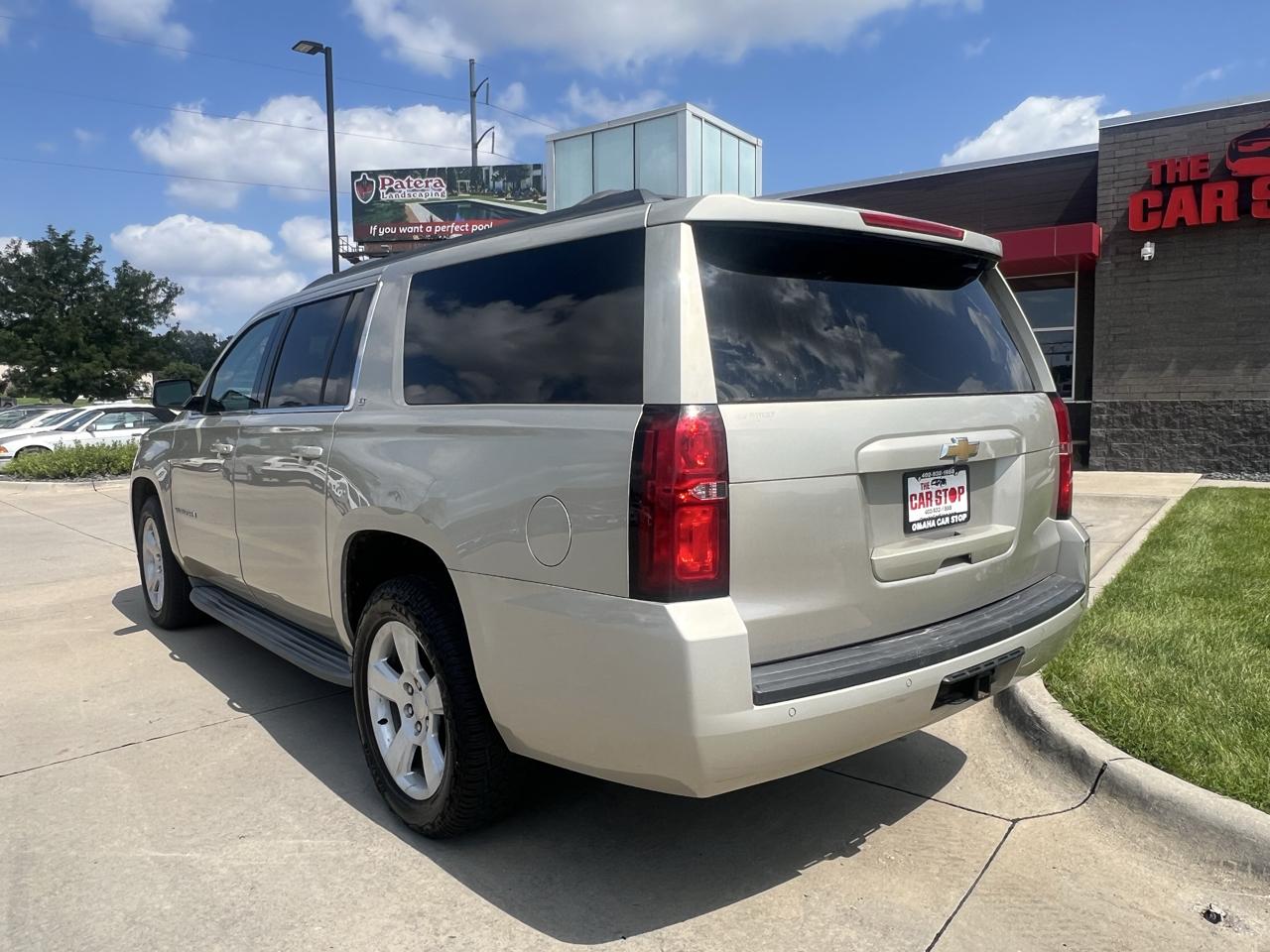 Chevrolet Suburban 4WD 4dr LT 2015
