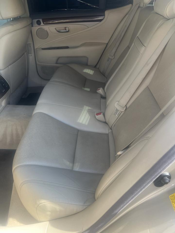Lexus LS 460 4dr Sdn RWD 2013
