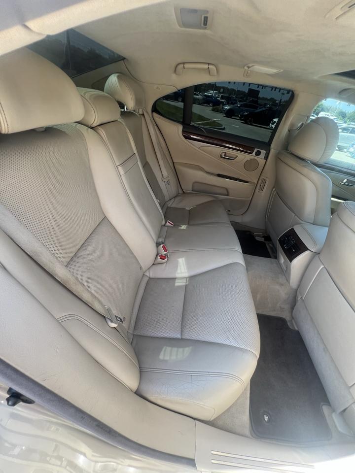 Lexus LS 460 4dr Sdn RWD 2013