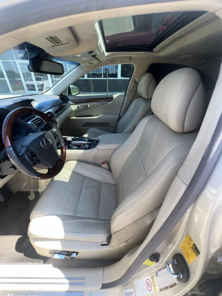 Lexus LS 460 4dr Sdn RWD 2013