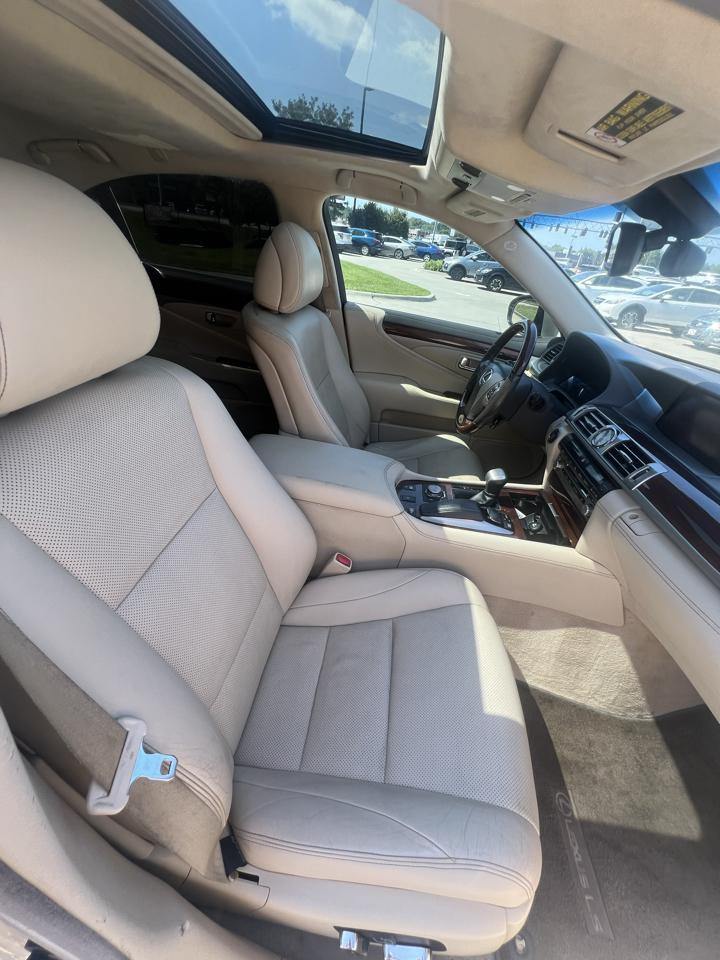Lexus LS 460 4dr Sdn RWD 2013