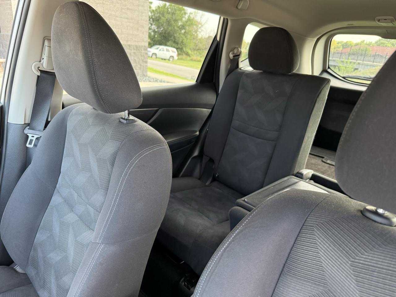 Nissan Rogue AWD 4dr SV 2016