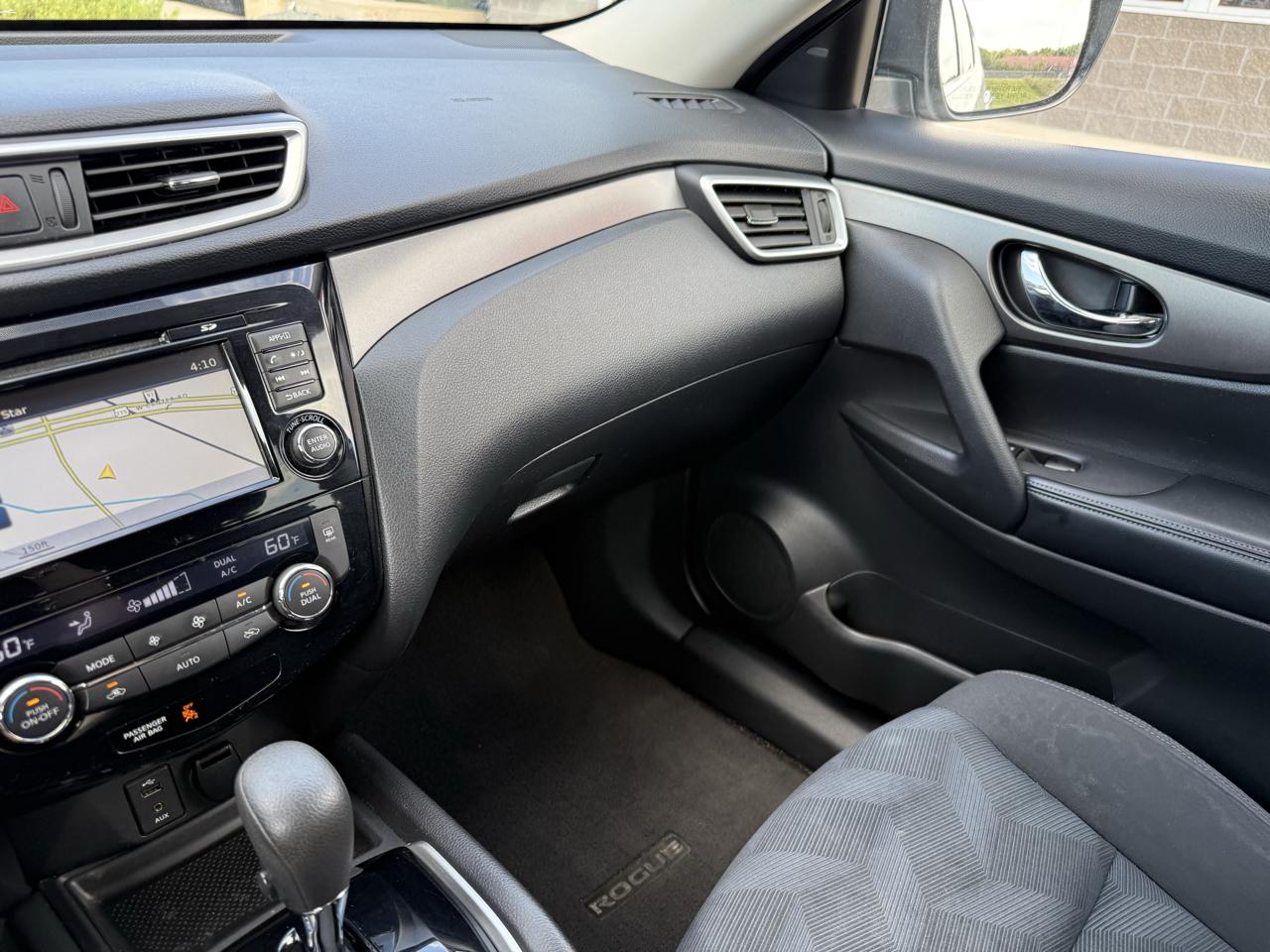 Nissan Rogue AWD 4dr SV 2016
