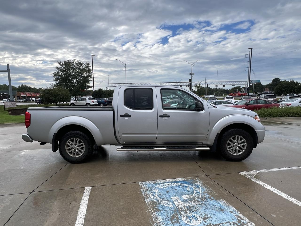 Nissan Frontier 4WD Crew Cab LWB Auto SV 2016