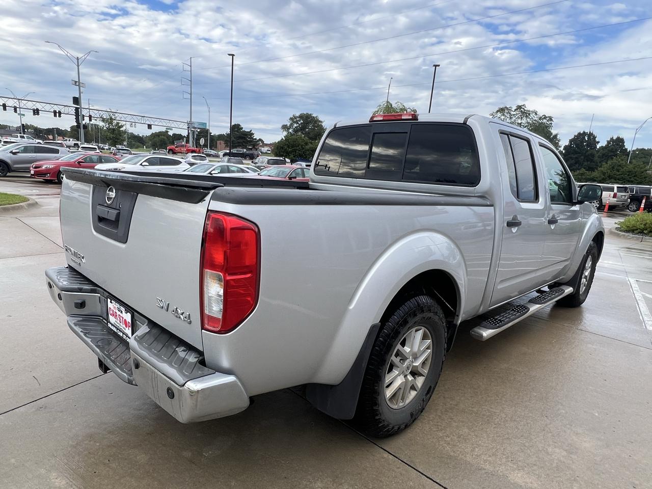 Nissan Frontier 4WD Crew Cab LWB Auto SV 2016