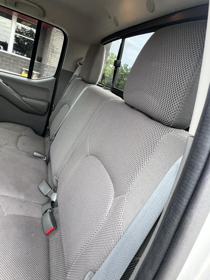 Nissan Frontier 4WD Crew Cab LWB Auto SV 2016