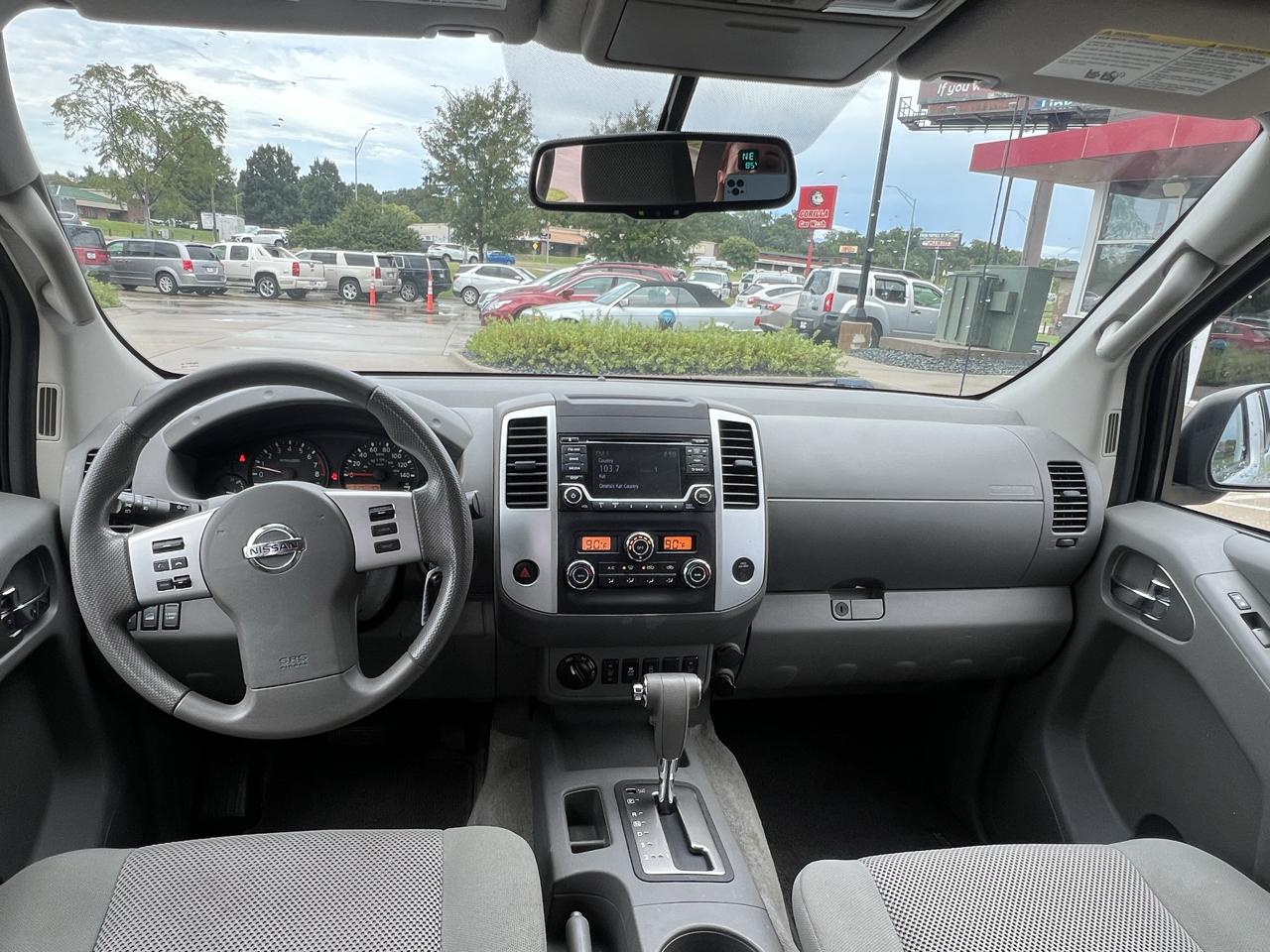 Nissan Frontier 4WD Crew Cab LWB Auto SV 2016