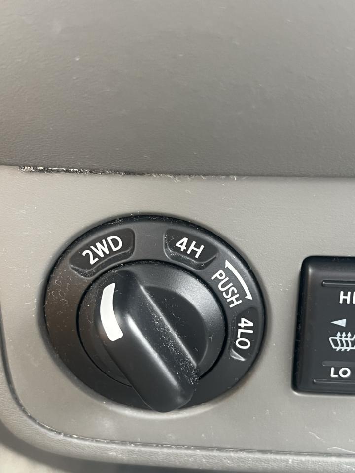 Nissan Frontier 4WD Crew Cab LWB Auto SV 2016