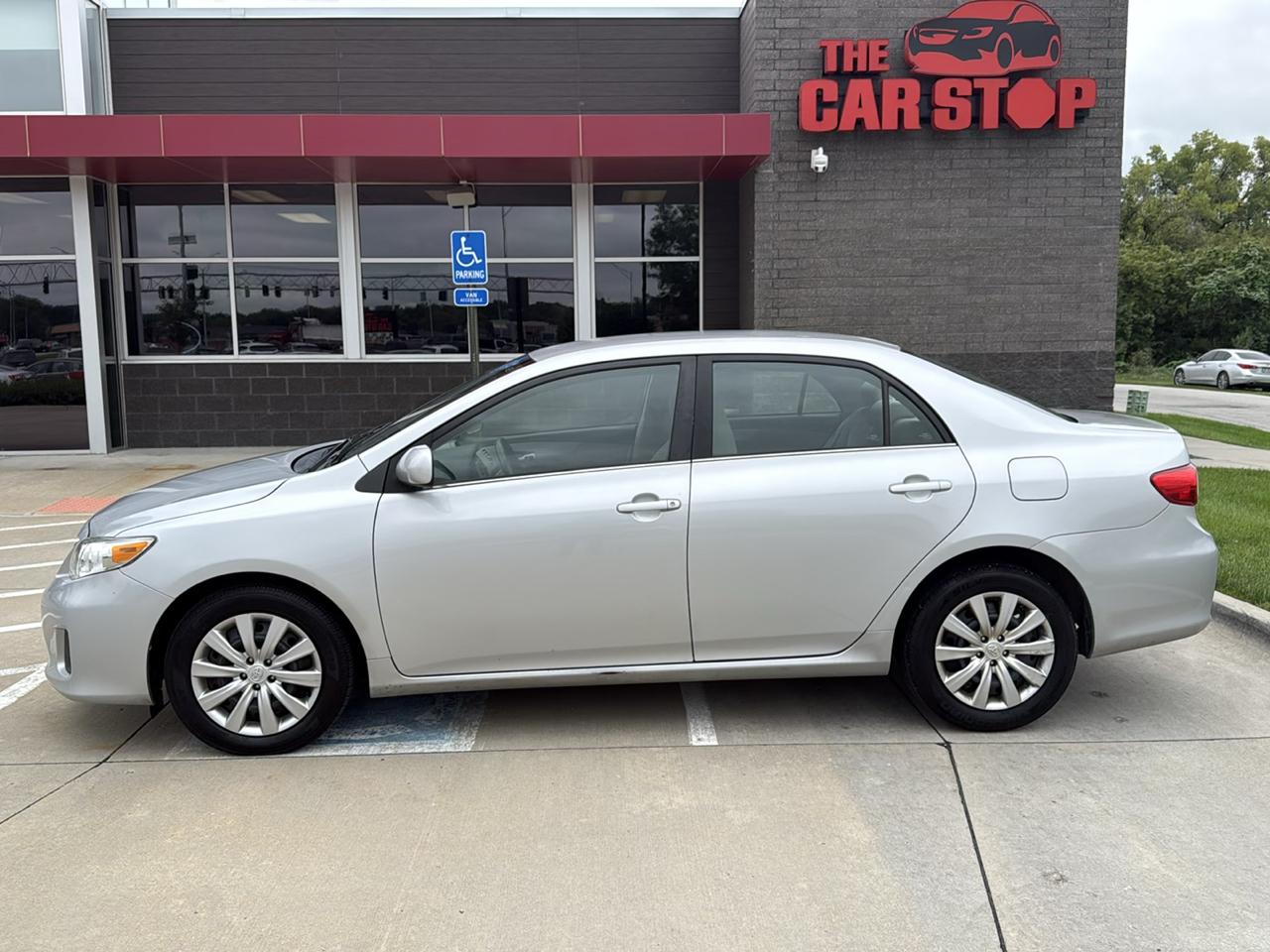 Toyota Corolla 4dr Sdn Auto LE Special Edition (Natl) 2013
