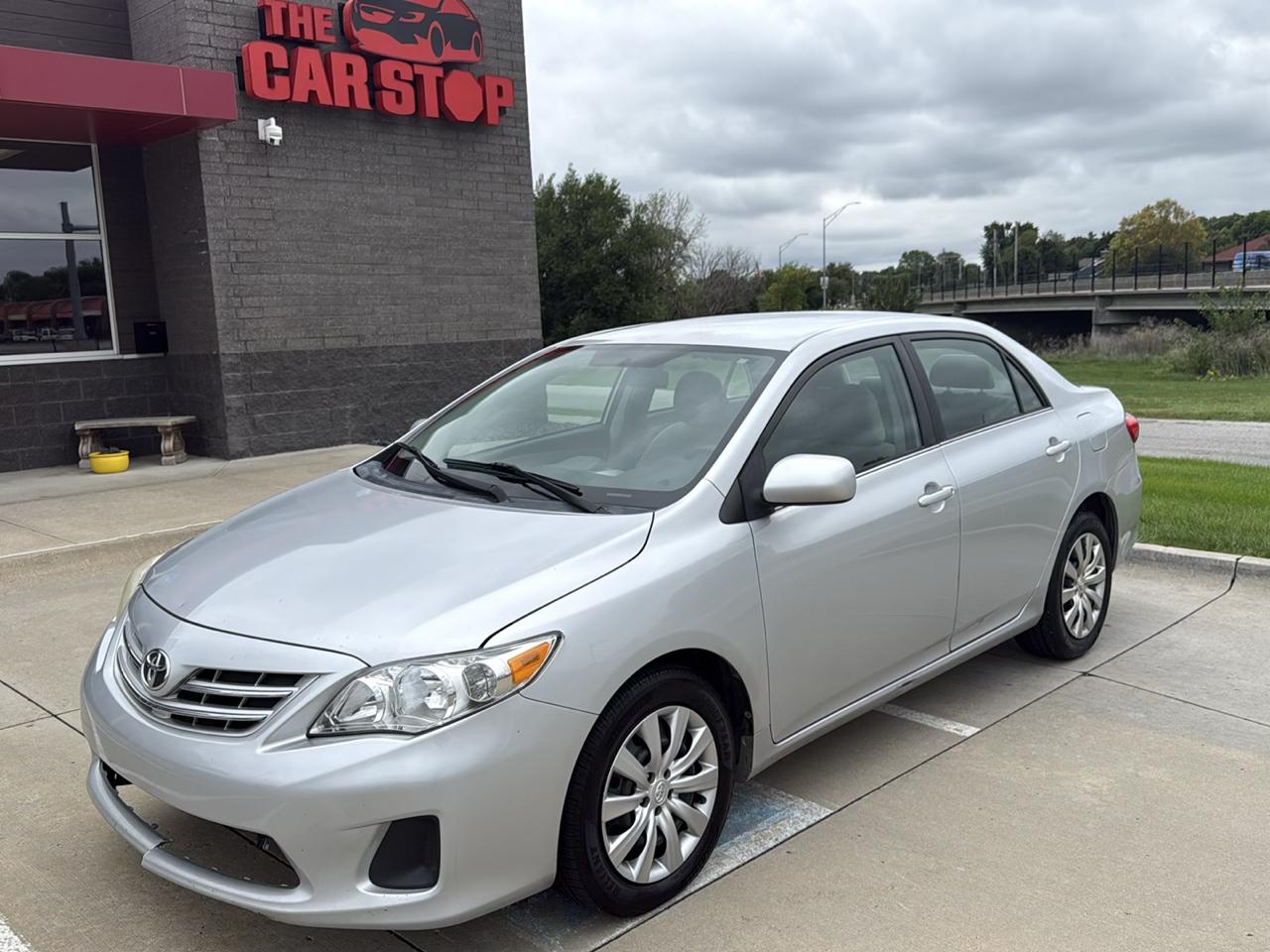 Toyota Corolla 4dr Sdn Auto LE Special Edition (Natl) 2013