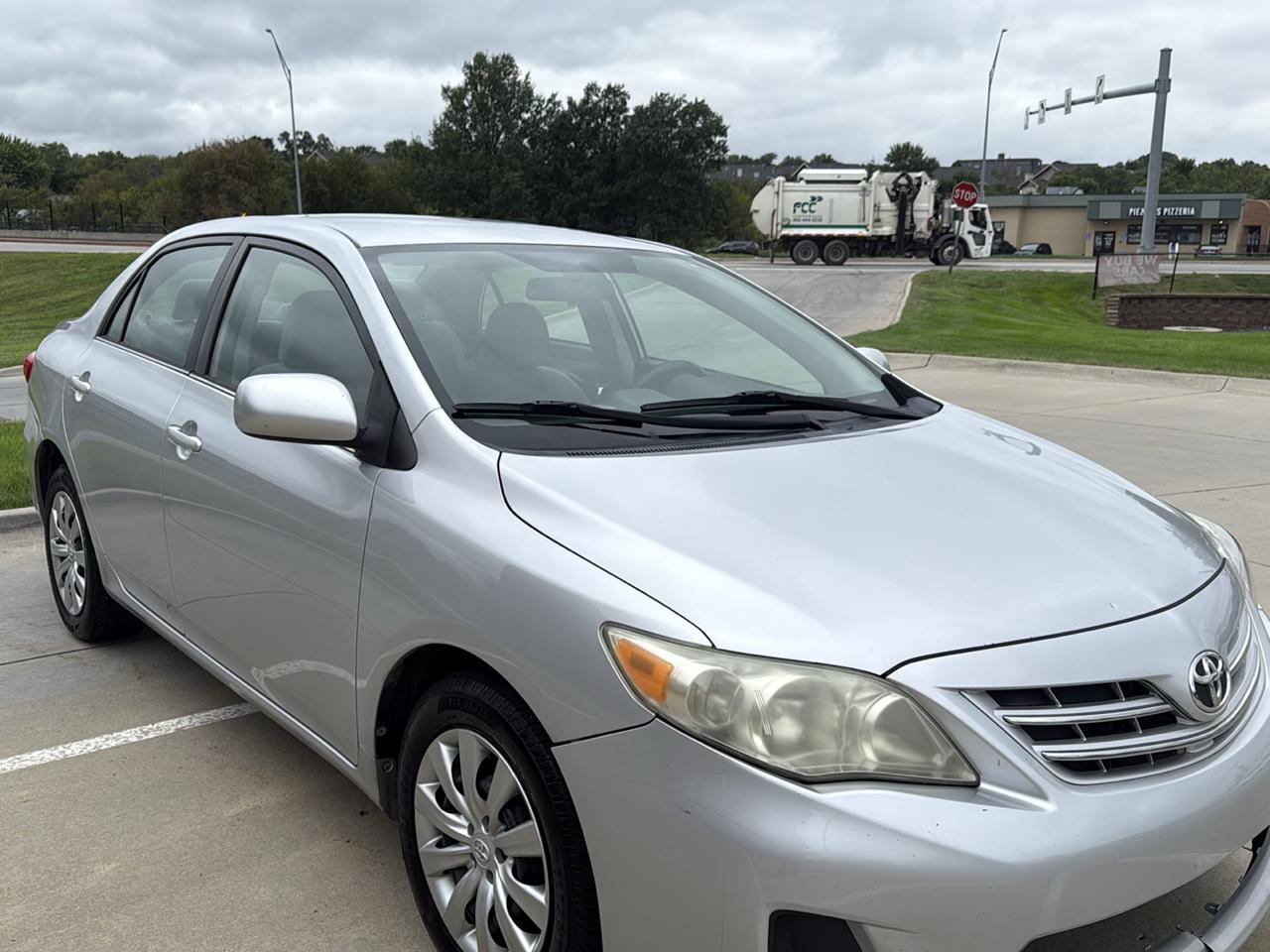 Toyota Corolla 4dr Sdn Auto LE Special Edition (Natl) 2013