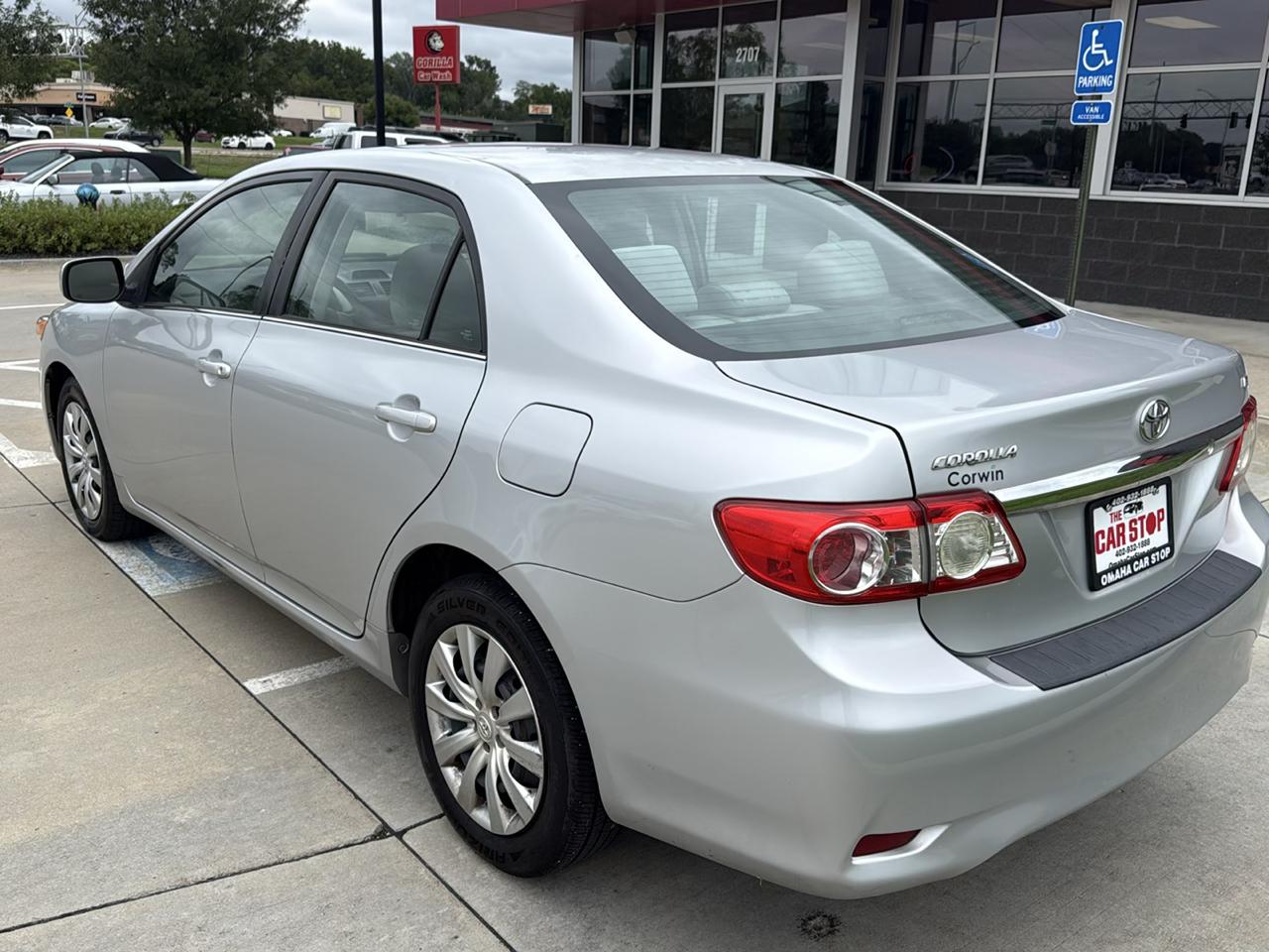 Toyota Corolla 4dr Sdn Auto LE Special Edition (Natl) 2013
