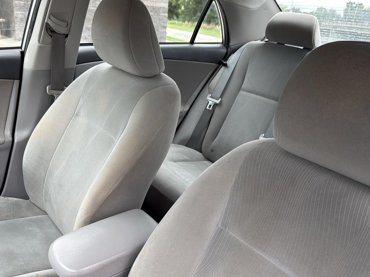 Toyota Corolla 4dr Sdn Auto LE Special Edition (Natl) 2013