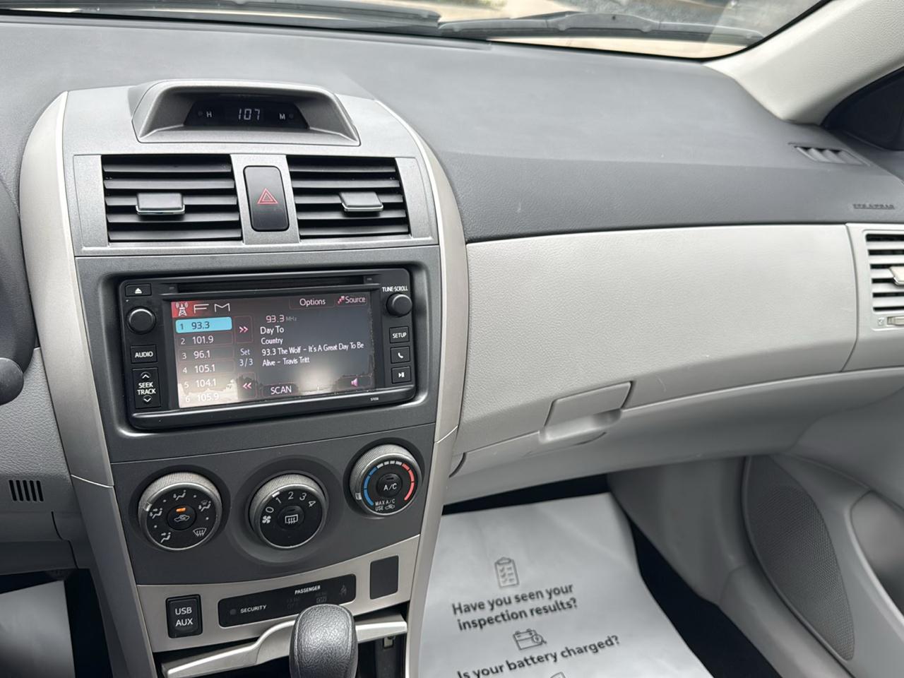 Toyota Corolla 4dr Sdn Auto LE Special Edition (Natl) 2013