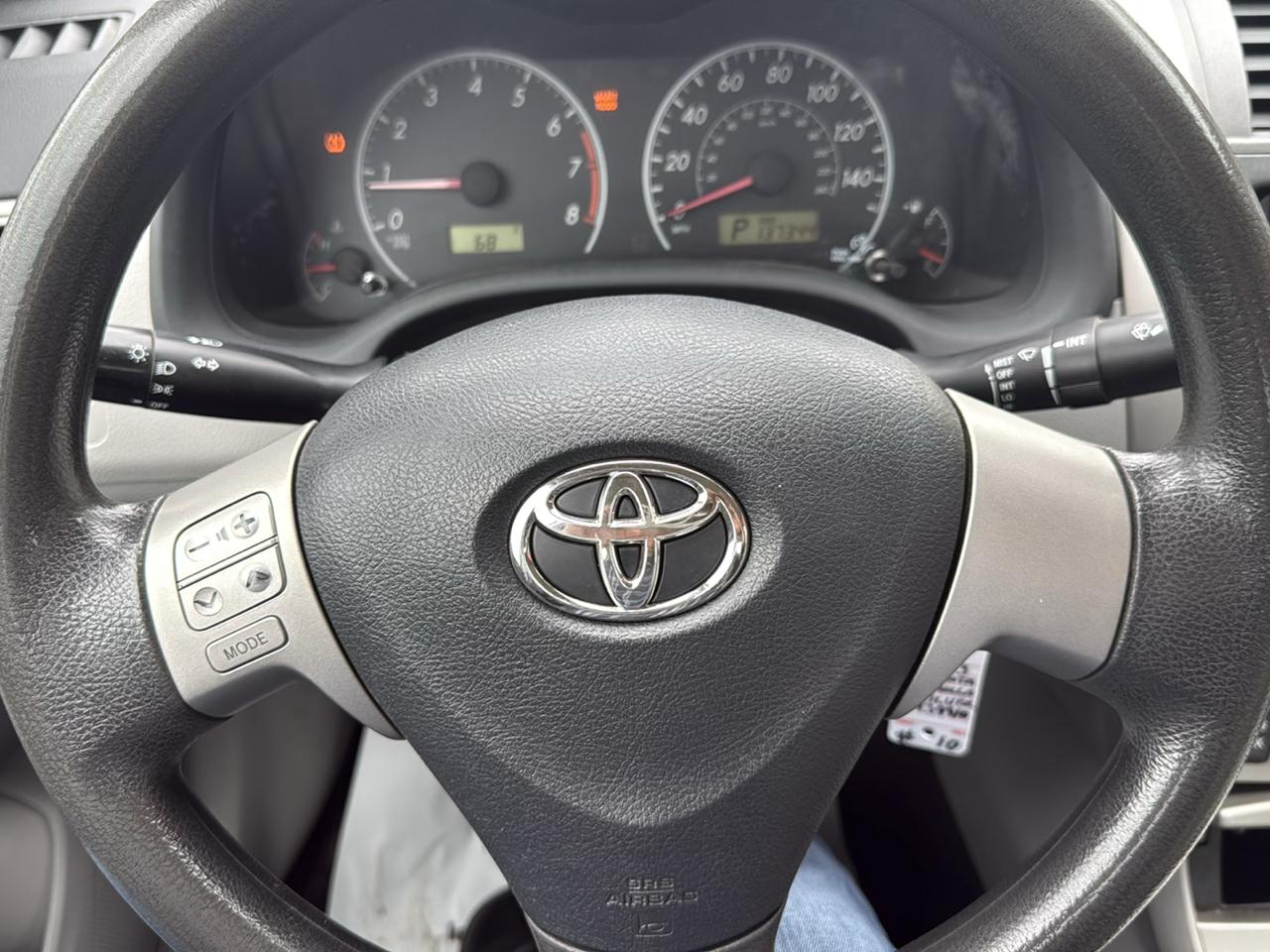 Toyota Corolla 4dr Sdn Auto LE Special Edition (Natl) 2013