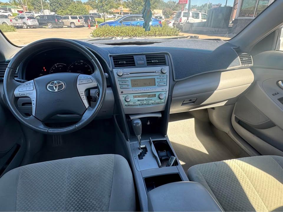 Toyota Camry photo 10