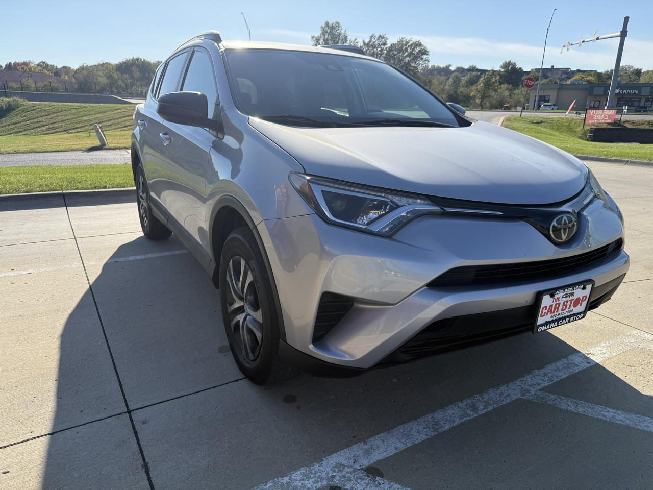 Toyota RAV4 LE AWD (Natl) 2018