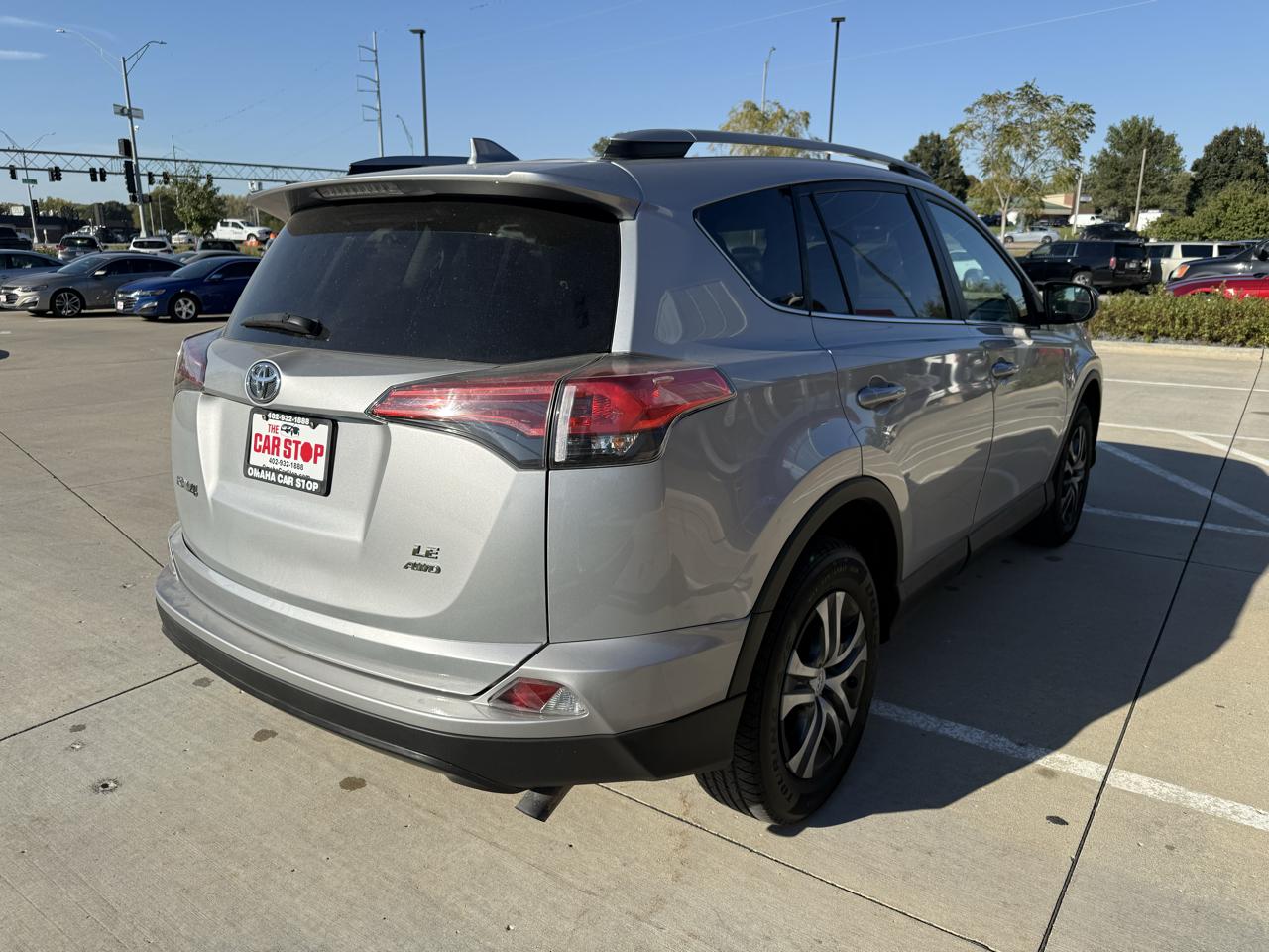 Toyota RAV4 LE AWD (Natl) 2018