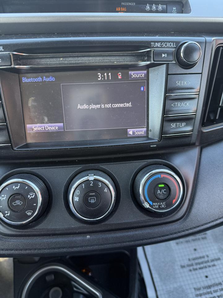 Toyota RAV4 LE AWD (Natl) 2018