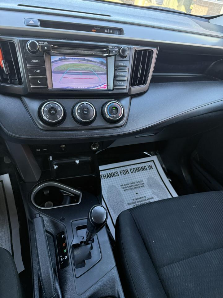 Toyota RAV4 LE AWD (Natl) 2018