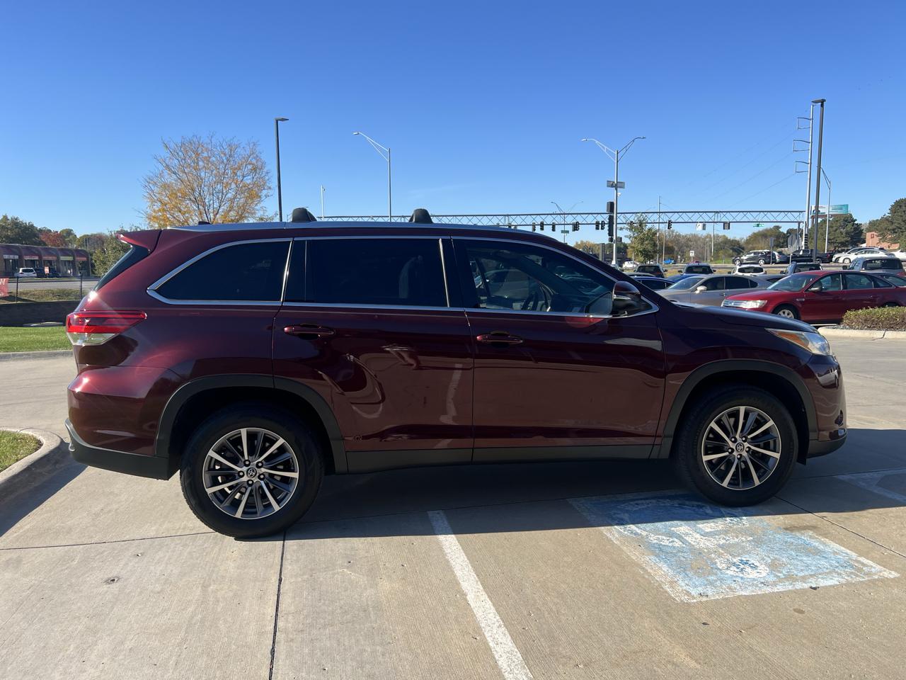 Toyota Highlander XLE V6 FWD (Natl) 2019