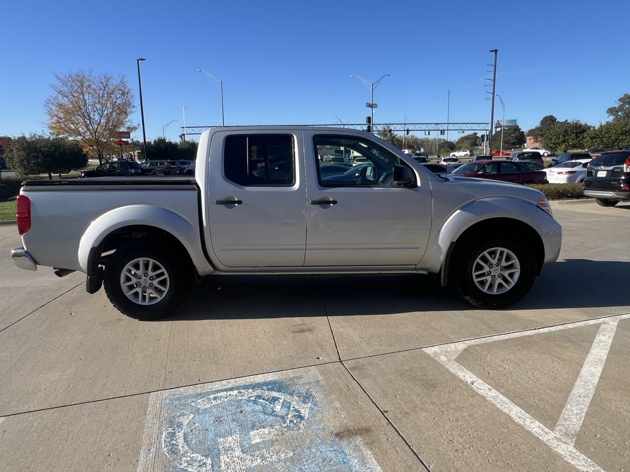 Nissan Frontier Crew Cab 4x4 SV V6 Auto 2018
