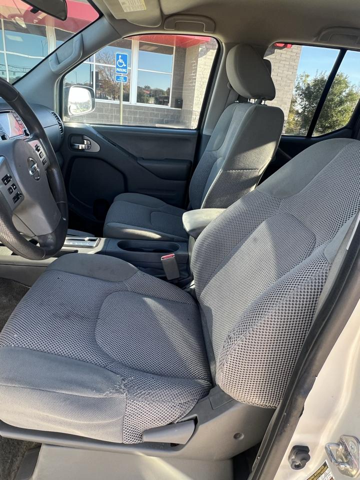 Nissan Frontier Crew Cab 4x4 SV V6 Auto 2018
