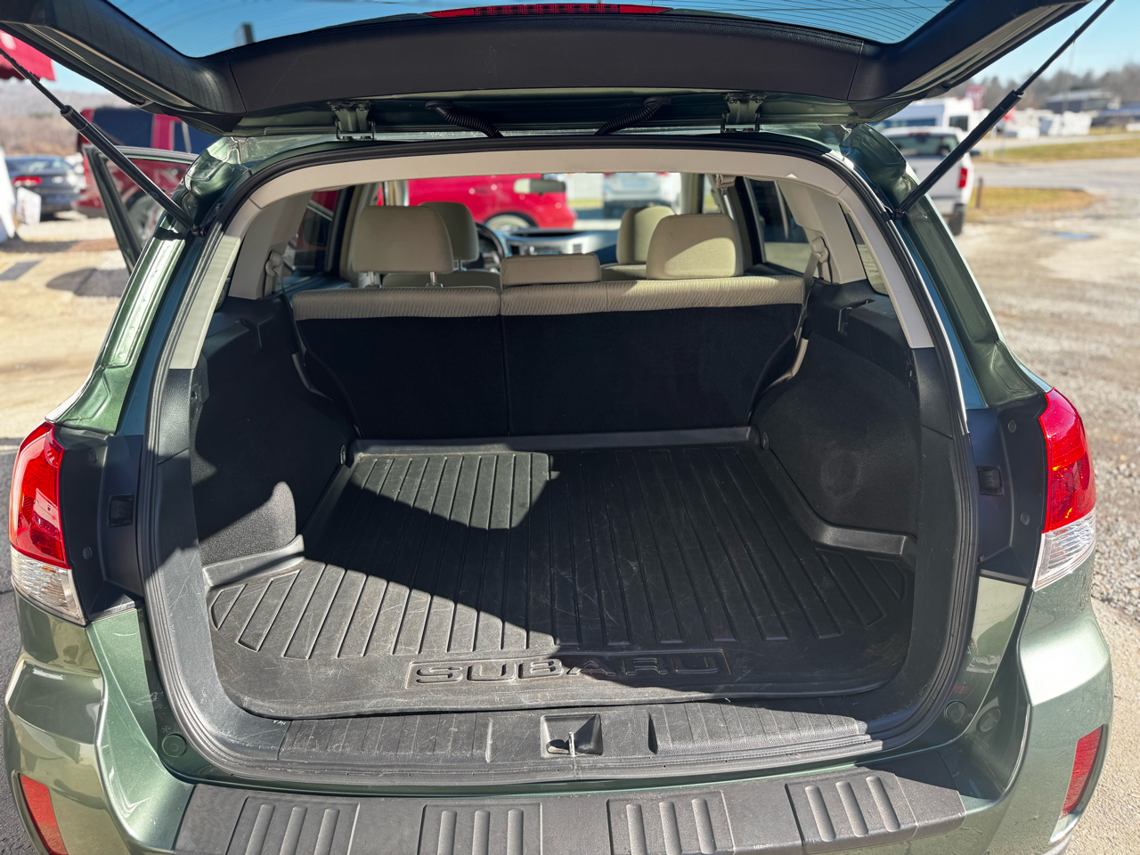 Subaru Outback 4dr Wgn H4 Auto 2.5i Premium 2012