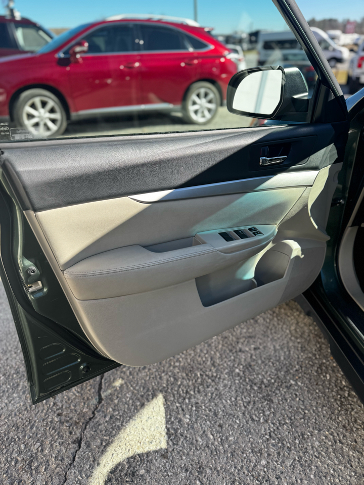 Subaru Outback 4dr Wgn H4 Auto 2.5i Premium 2012