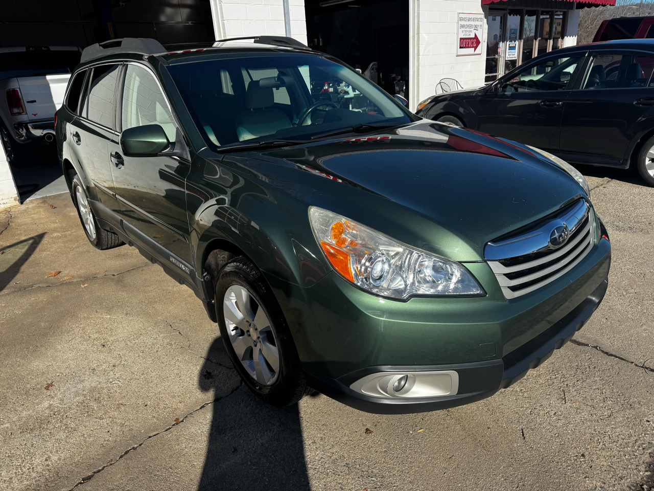 Subaru Outback 4dr Wgn H4 Auto 2.5i Premium 2012