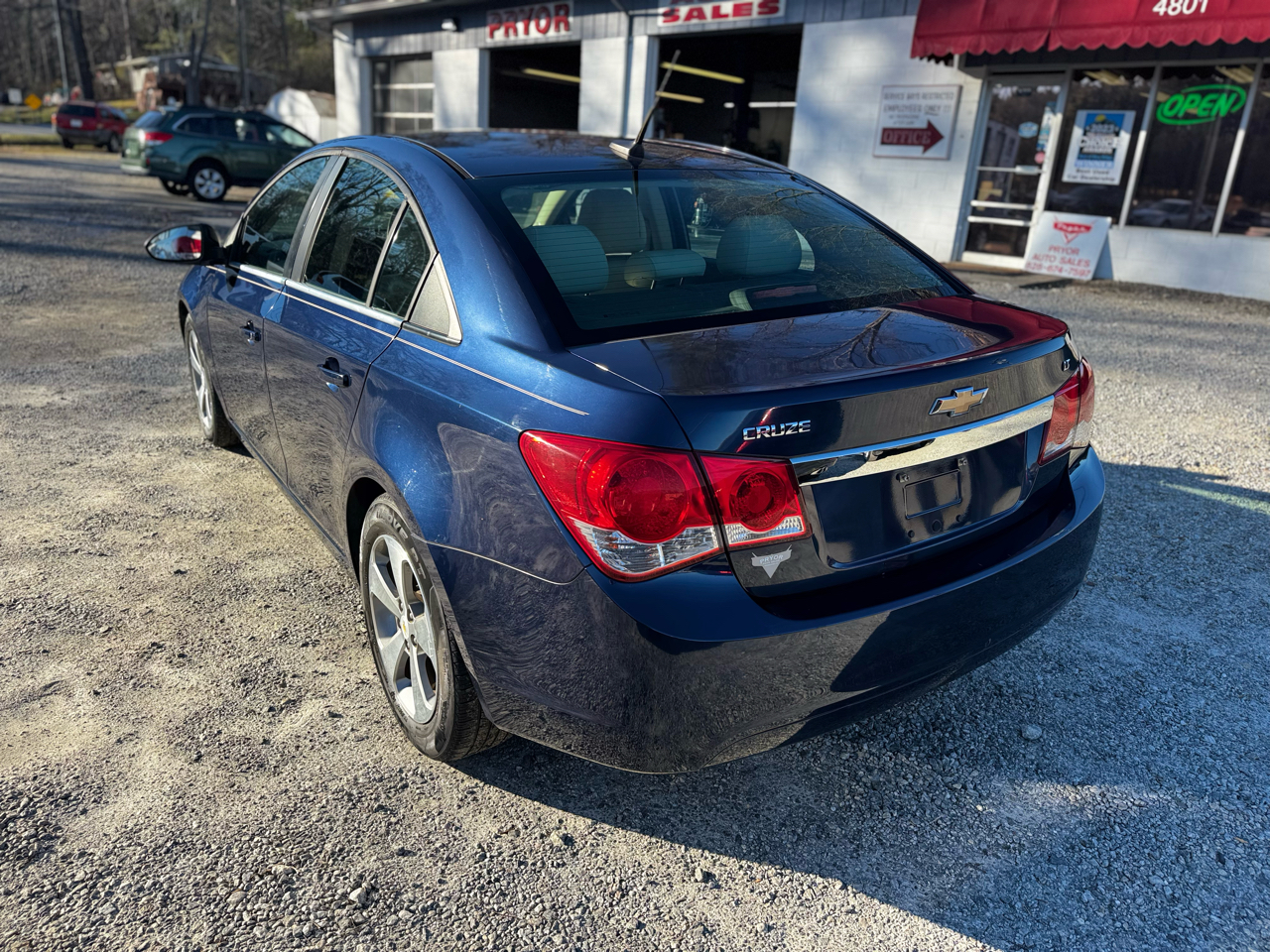 Chevrolet Cruze 4dr Sdn LT w/2LT 2011