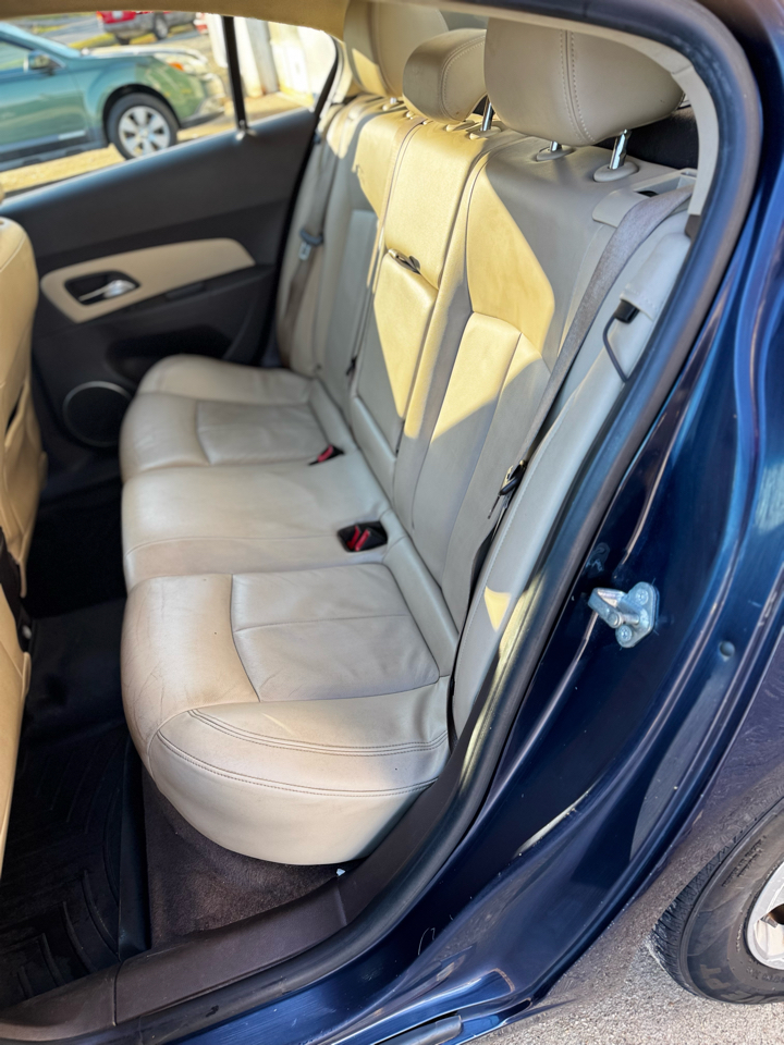 Chevrolet Cruze 4dr Sdn LT w/2LT 2011