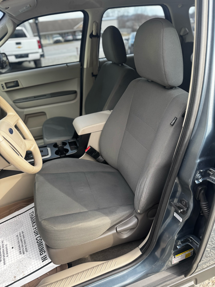 Ford Escape FWD 4dr XLS 2012