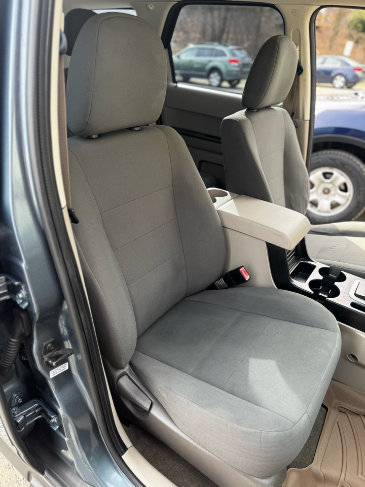 Ford Escape FWD 4dr XLS 2012