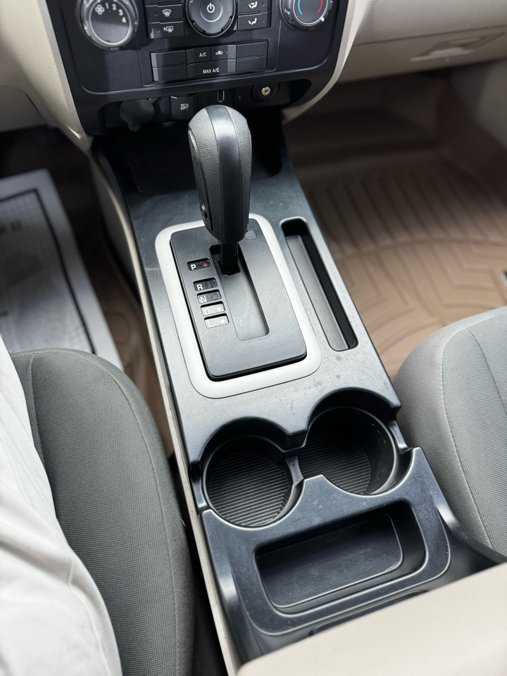 Ford Escape FWD 4dr XLS 2012