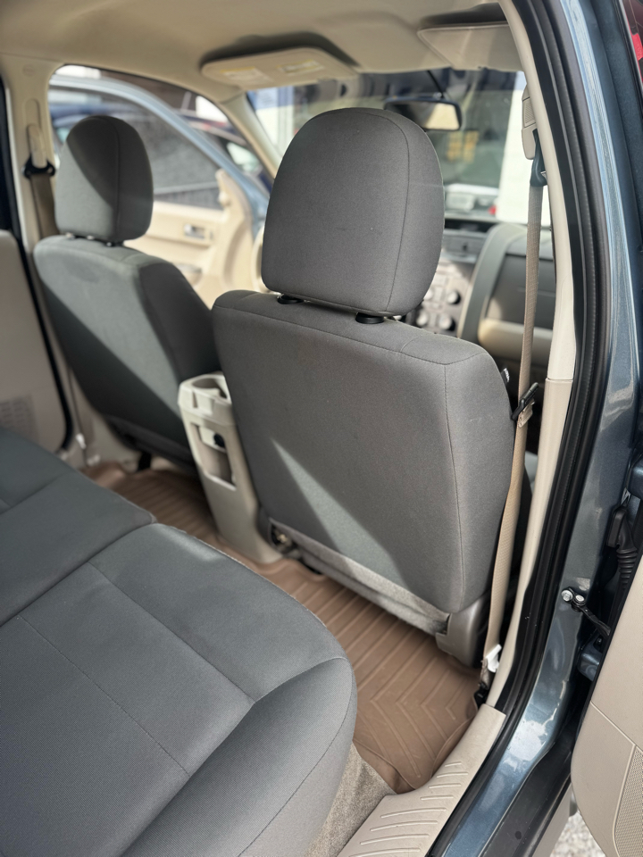 Ford Escape FWD 4dr XLS 2012