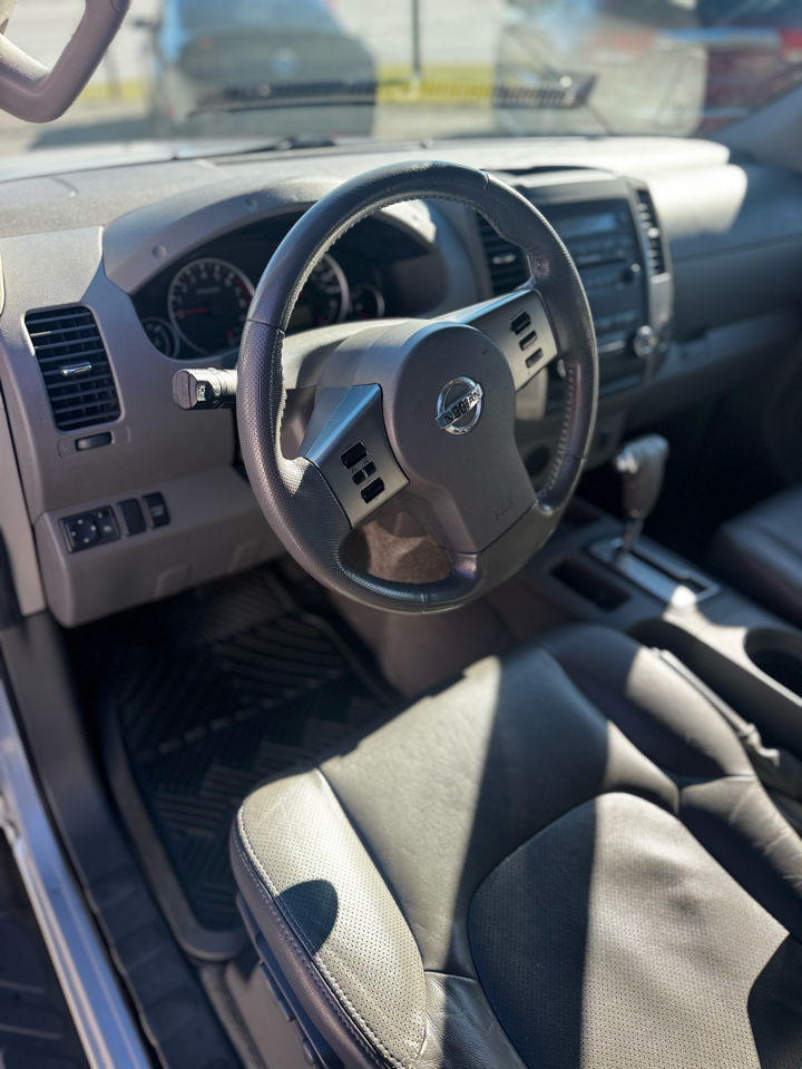 Nissan Frontier 2WD Crew Cab SWB Auto SL 2012