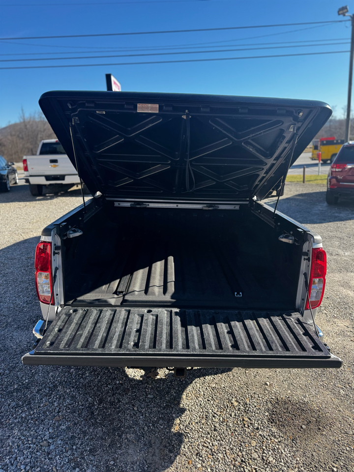 Nissan Frontier 2WD Crew Cab SWB Auto SL 2012